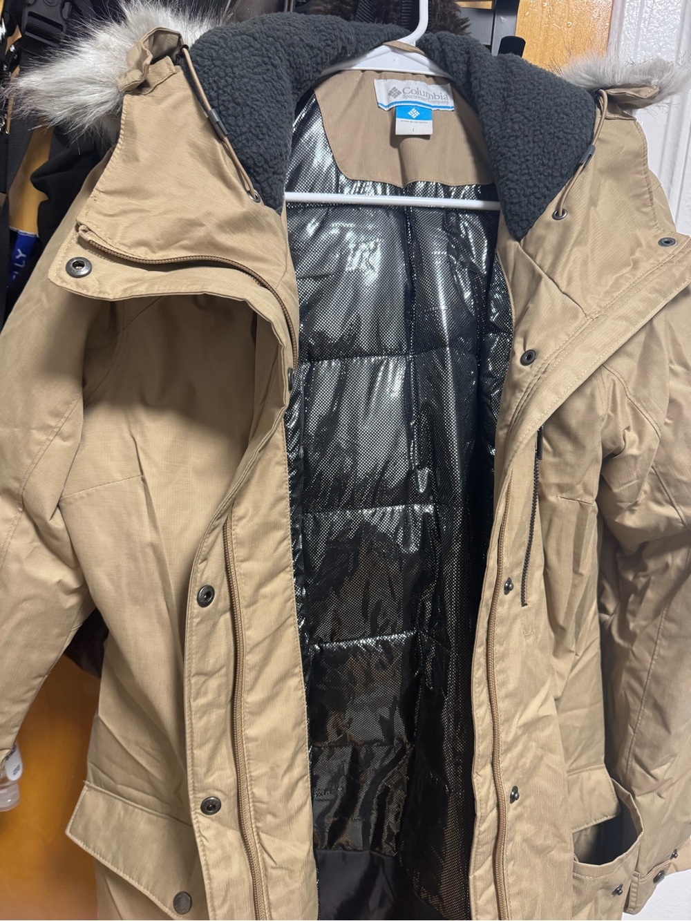 Columbia Women's Khaki Tan Insulated Ski Parka with Faux-Fur Hood